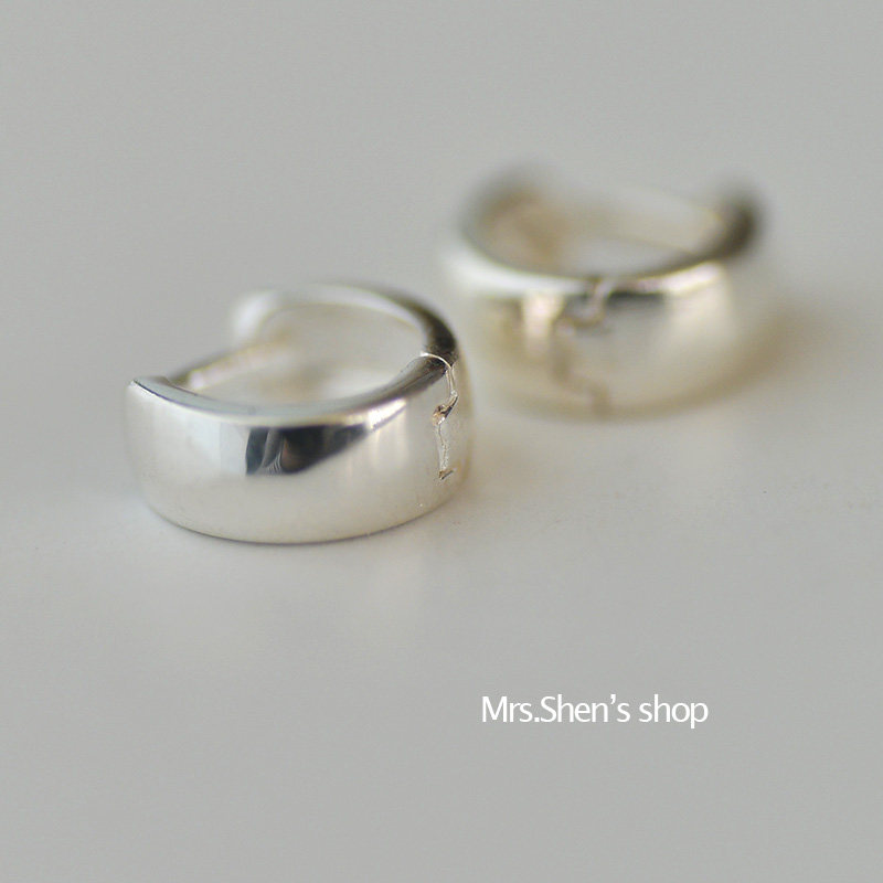 t Mrs Shen S925 silver basic section wild smooth small ear buckle ear needle ear hole earrings women sleep without picking