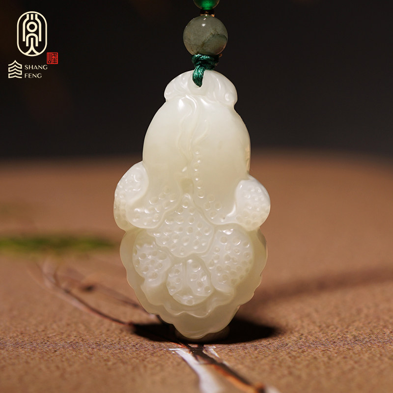 Bounty and Tian Yui 100 Caied to Cabbage Pendant for men and women The men and women's financial and financial transport Hengtong necklace jade pendant pendant