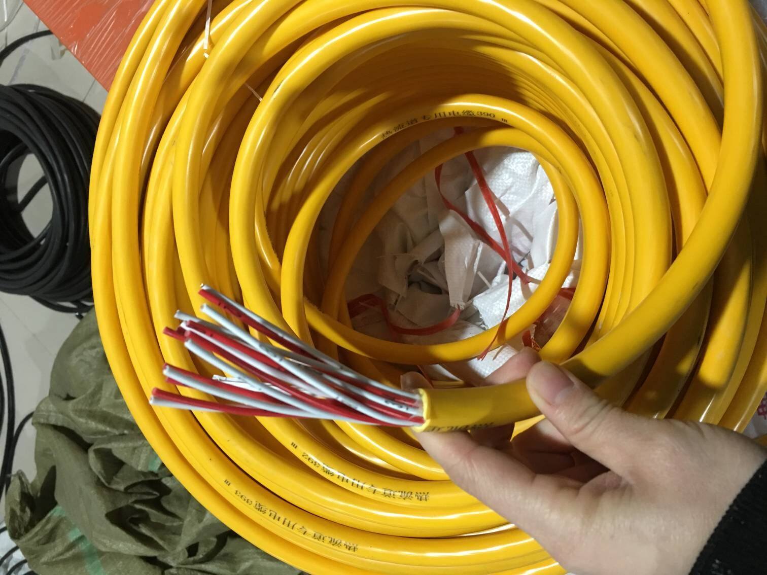 Hot-selling hot runner special connecting line 16-core cable mold signal line 16-core*0 75 mold signal line