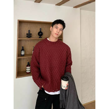 Design sense red raw edge ripped hole pullover sweater for men in autumn and winter high-end handsome lazy style loose sweater Design sense red raw edge ripped hole pullover sweater for men in autumn and winter high-end handsome lazy style loose sweater