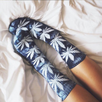 Stockings Male couple European and American street maple leaf wild thickened terry bottom middle tube socks Female personality color high tube socks