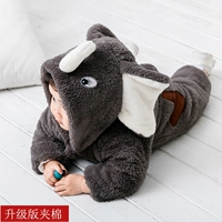 Глубокий серой слон сгущенным обновлением версии