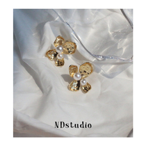 ND Aural Cave Retro Port Wind Ear Clip Four Petals Metal Flowers Pearl Advanced Sensation No Pain Silicone Mosquito Coil Pan Ear Clip