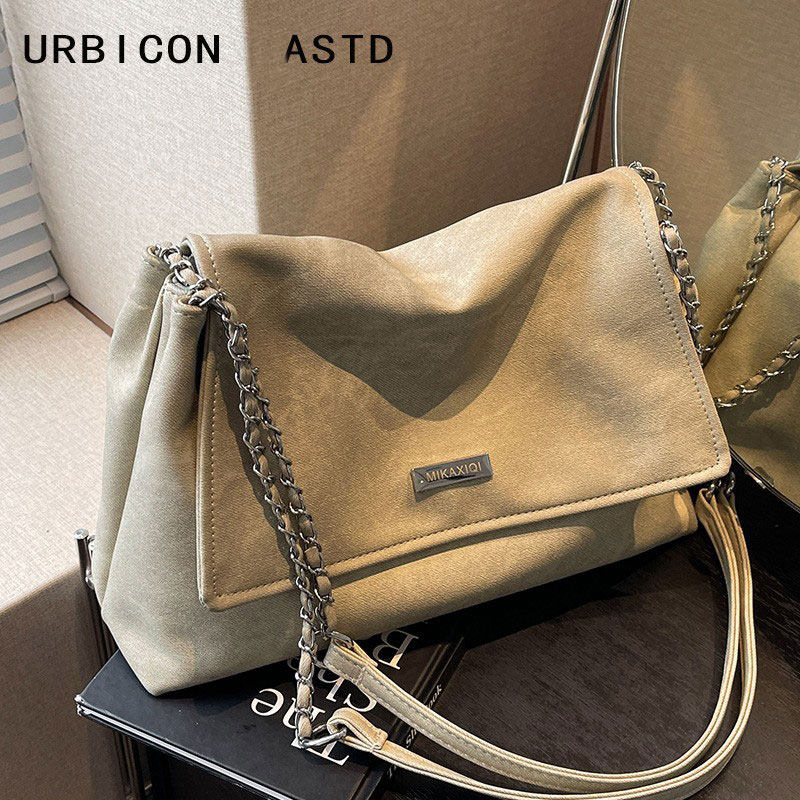 Женская сумка большой емкости, новинка 2025 года, супер-пожарная сумка через плечо для пригородных поездок, высококачественная легкая роскошная нишевая сумка-мессенджер