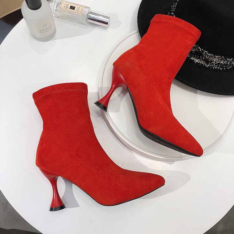 Giày cao cổ mới 2018 nữ màu đen nhọn Hàn Quốc giày boot nữ hàn quốc