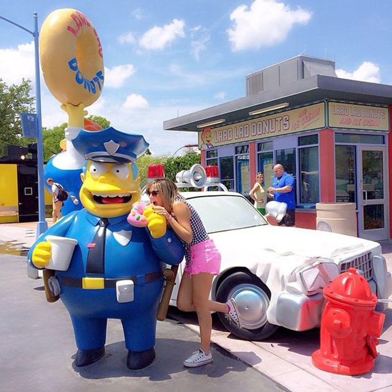 Glass Fiber Sculpture Milk Tea Shop Doorway Net Red Beats Kami Chen Decorative Dining Hall Greeting Paparazzi Kartun people with objects