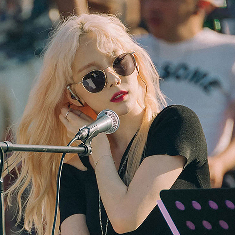 Tea colour sunglasses women's small face ins nets red retro summer seaside 2021 new sunglasses anti-UV