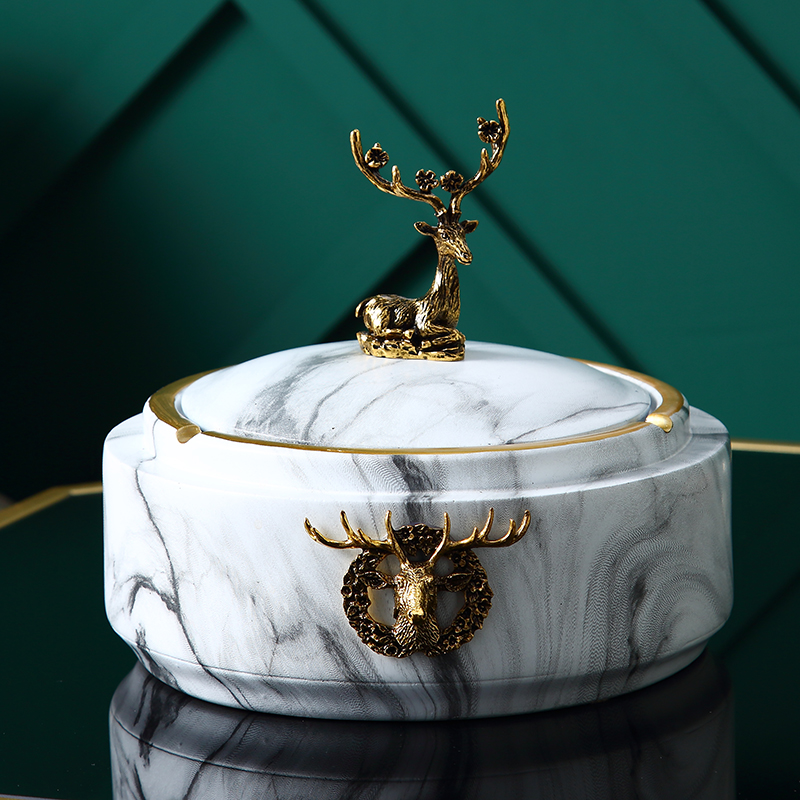 American creative home with lid Tobacco Ashtray Home Living Room Tea Table Tabletop Decorative tobacco Ashtray Personality Bedroom Pendulum