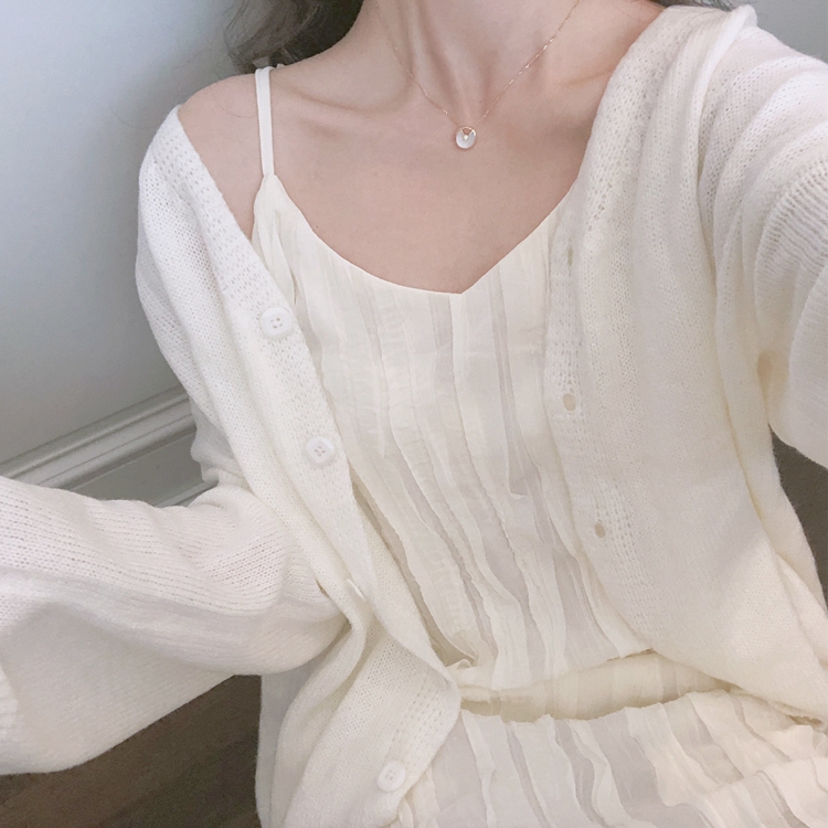NiHut2019 băng lụa lỏng lẻo gió V-cổ áo len nữ áo khoác trắng cổ tích chống nắng đan len - Đan Cardigan áo len đỏ