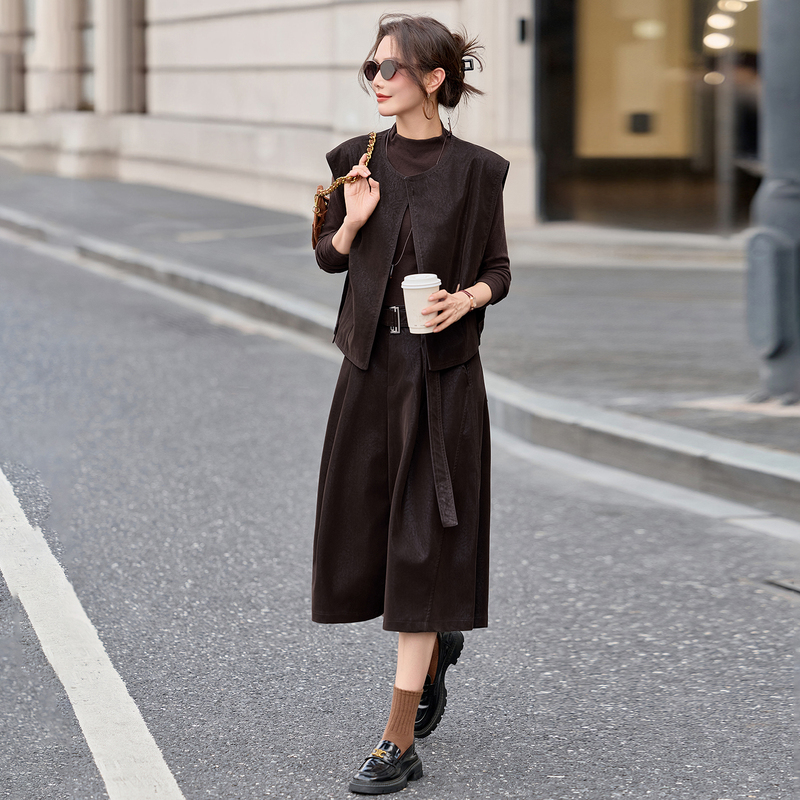 Korean-Style High-End Three-Piece Vest Set for Women, Autumn 2026 New Sleeveless Vest, Half-High Collar, Base Layer, Wide-Leg Pants Set