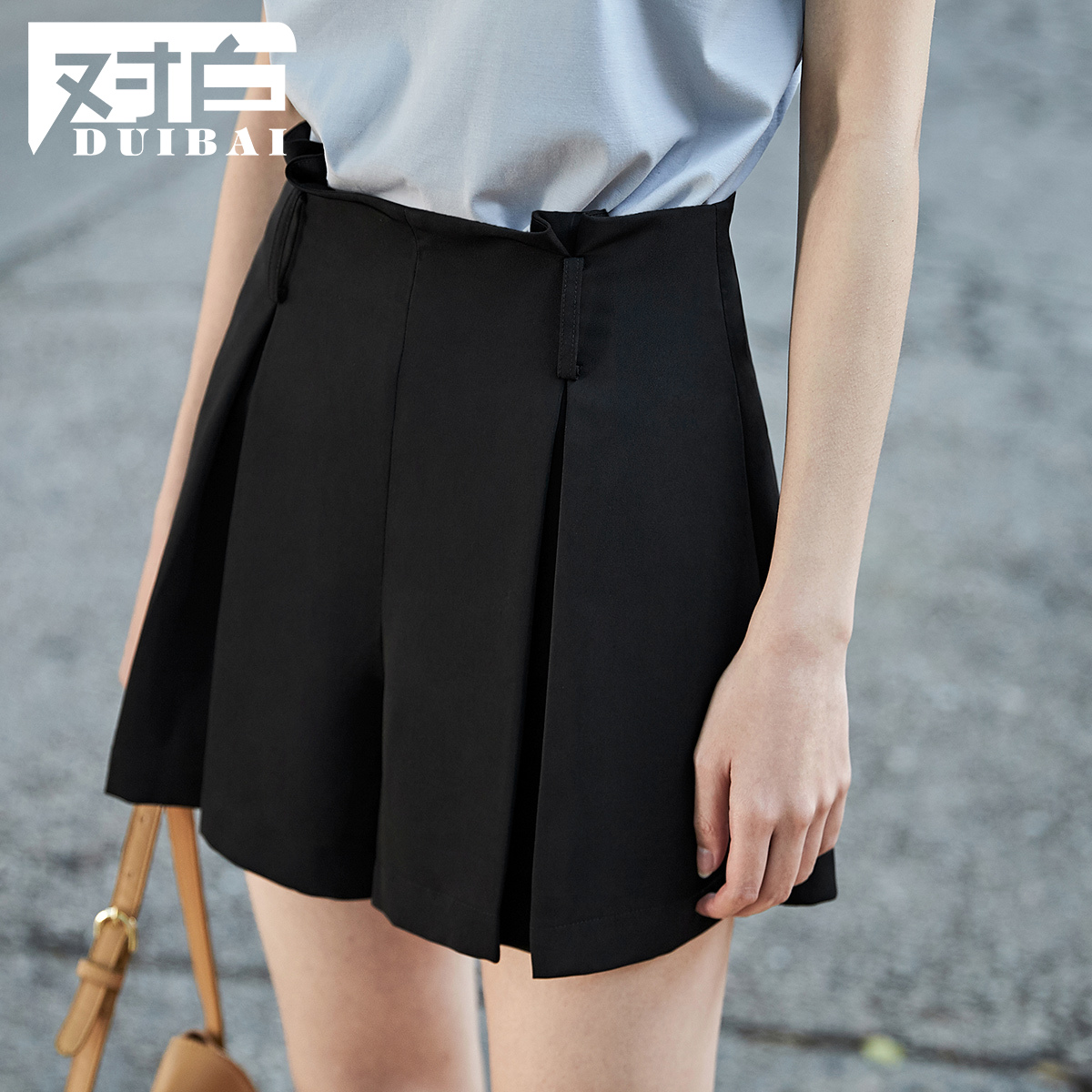 Pair White Fashion Pure Color Tucked Hot Pants Casual Pants Women Summer Style Minimalist Commute Design Feel Underpants Straight Drum Pants