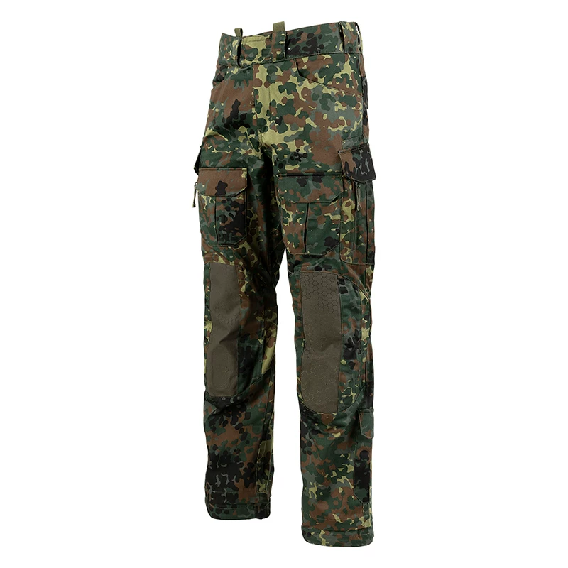 Pantalón táctico en ambiente outdoor
