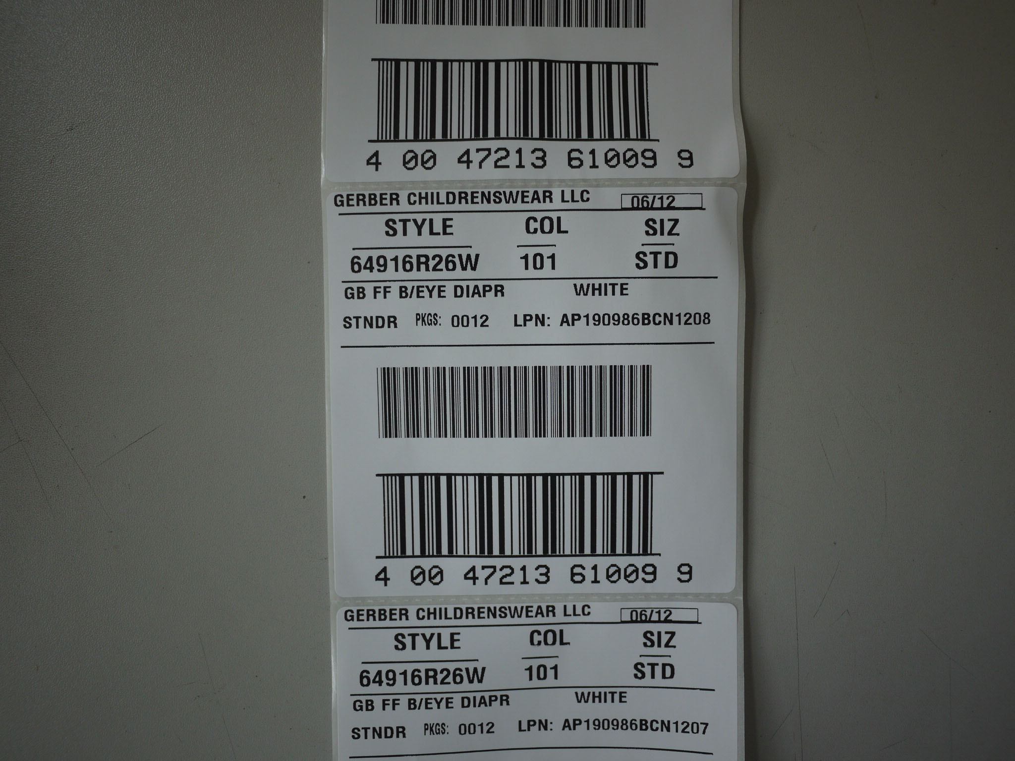 On behalf of printing self-adhesive label bar code jump number serial number serial number Bar code paper clothes washing label