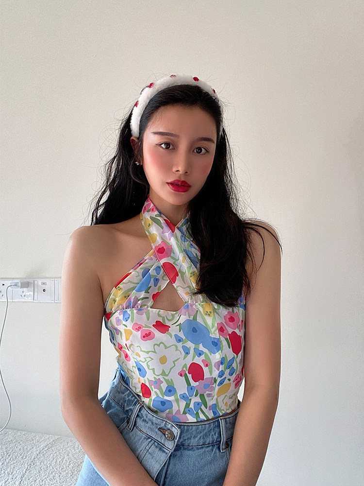 Isabellawu 2021 summer new Hyun Ya style design sense small floral French cross outside wear hanging neck vest