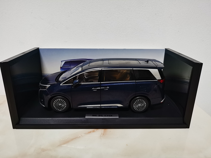 1/18 BYD Denza D9 Electric vehicle MPV Diecast Metal Model Car Toy