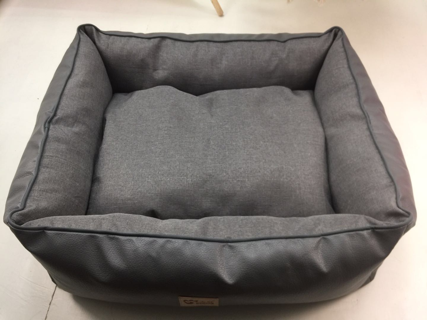 Simulated leather linen dog kennel pet kennel wear-resistant and dirt-resistant four seasons universal breathable comfortable and easy to clean double-sided