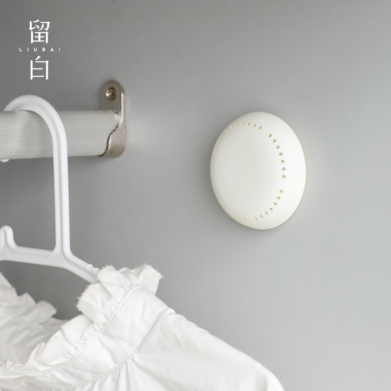 Sticking wardrobe aromatherapy box simple indoor natural sachet dormitory mildew repellent shoe cabinet deodorant deodorant bag