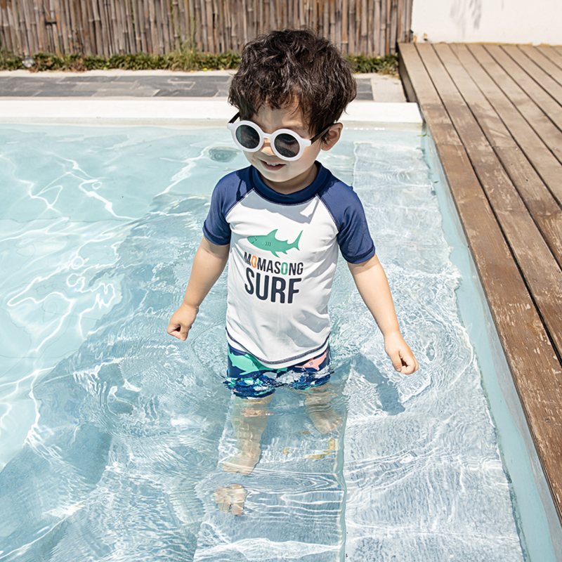 Children's swimsuit Boys vacation sunscreen quick-drying two-piece suit Male baby small and large children shark swimming trunks Bathing suit