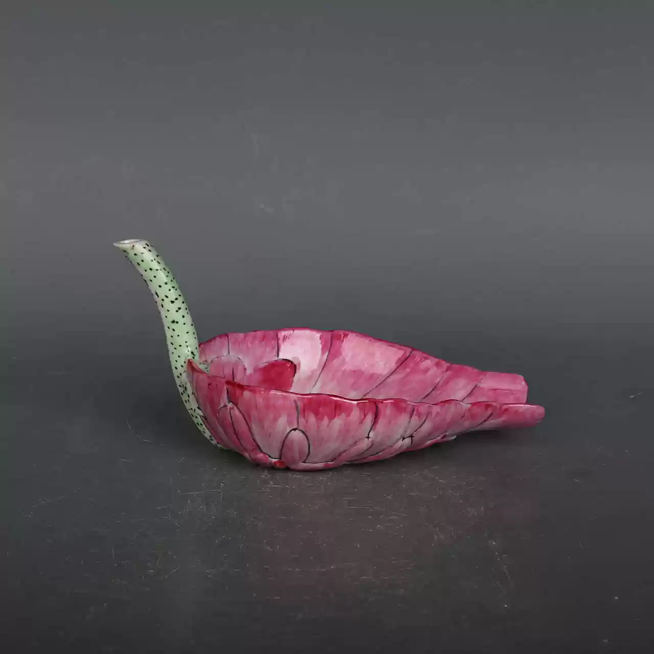 宋代汝窑月牙白釉凤嘴壶仿古瓷器玩董老旧货物中式摆件家居收藏品