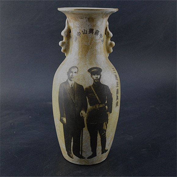 Factory goods Sun Yat-sen and Zheng Zhongzheng (Will Jie Shi)binaural vase Porcelain collector residence hotel decoration