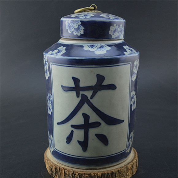 Antique porcelain bag Old and ancient playing ancient porcelain ware QingKangxi one pint of green flowers porcelain carrying lid tea leaves old objects