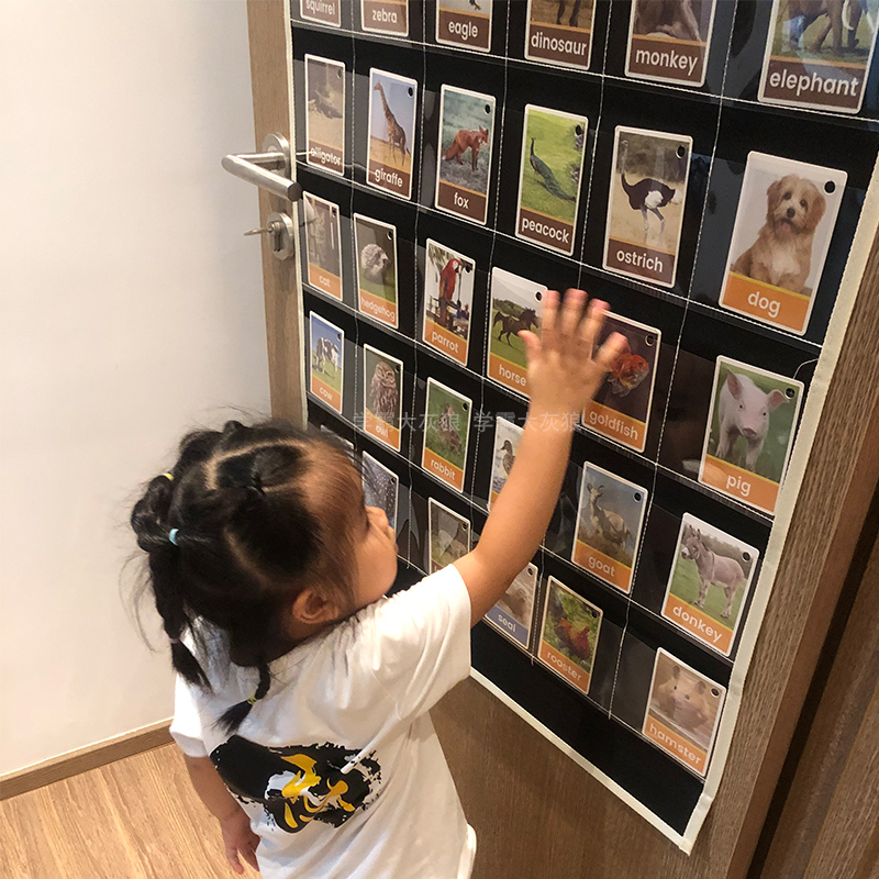 Children's Kindergarten Early Education Enlightenment Teaching Aids Game English Chinese Card Bag 42 Card Hanging 500 Words