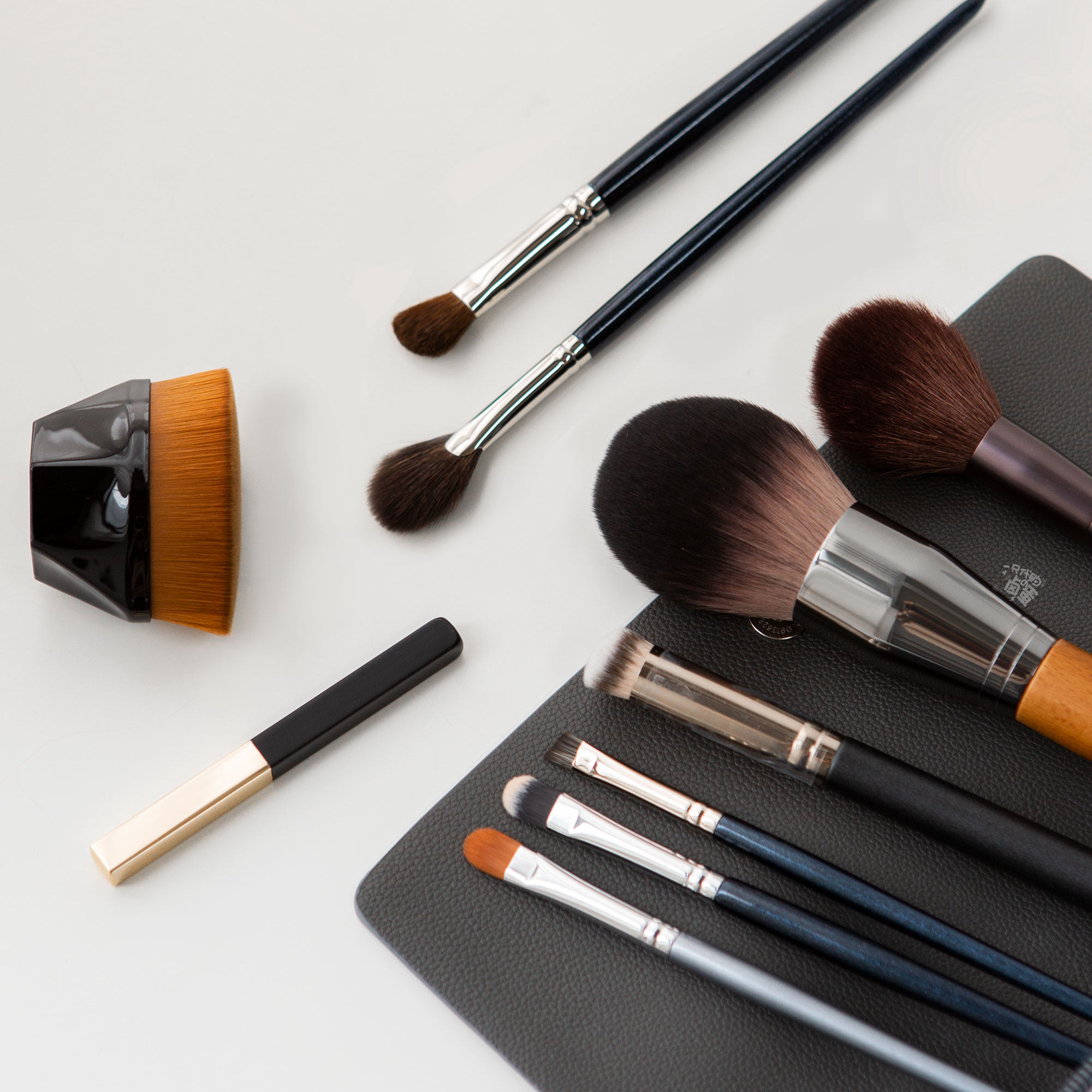 One Halogen Egg Handpicked Makeup Brush Powder Bottom Brushed Bulk Powder Brushed Blush Brush With High Light Nose Movie