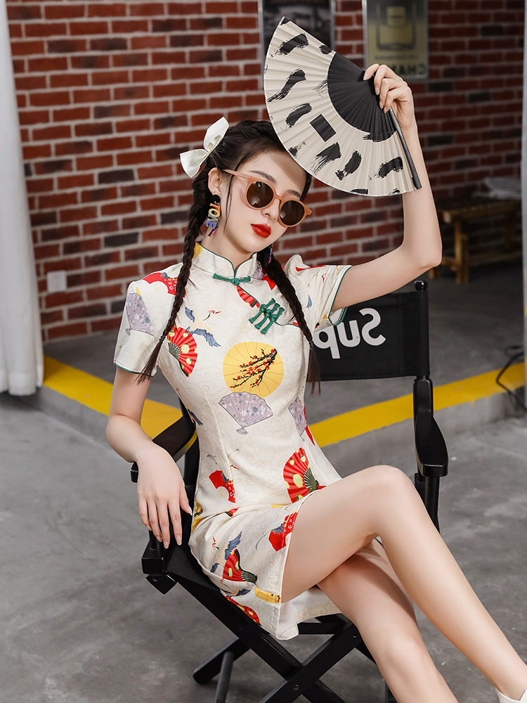 Short summer lightweight cheongsam, bridesmaid dress, light style, suitable for teen, Chinese style Short summer lightweight cheongsam, bridesmaid dress, light style, suitable for teen, Chinese style