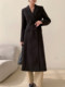 Black Hepburn-style woolen coat for women, high-end waistline, slimming, long style, plus velvet and thickening, temperament woolen coat for winter