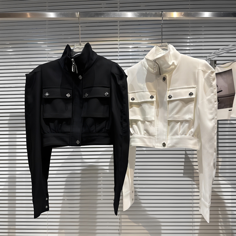 [in Stock] 2026 Spring New Trendy Hot Girl Pocket Metal Buckle Puff Shoulder Padded Jacket Short Coat Top