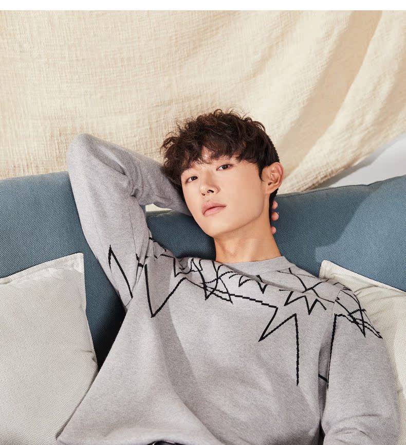 Tang sư tử 2018 thu đông mới áo len nam phiên bản Hàn Quốc của áo cổ tròn hình học jacquard set áo len trẻ trung dòng áo len thủy triều thời trang công sở nam