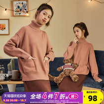 Tang Shi autumn and winter new turtleneck sweater set skirt womens knit pleated skirt two-piece temperament design sense of tide