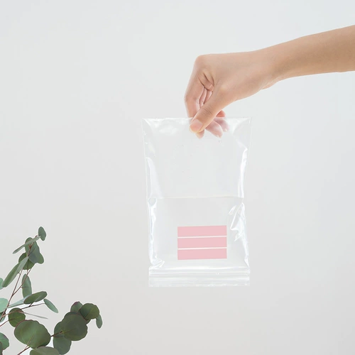 Зазор. Можно написать сумку для хранения прозрачной косметики самостоятельно