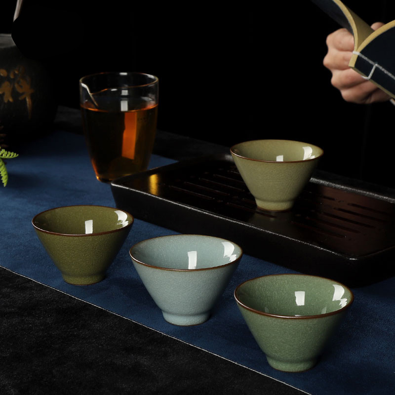 QY poly real scene kung fu tea set Wang Wenyu seed grain by hand to use celadon sample tea cup tea s scrawled, elder brother up