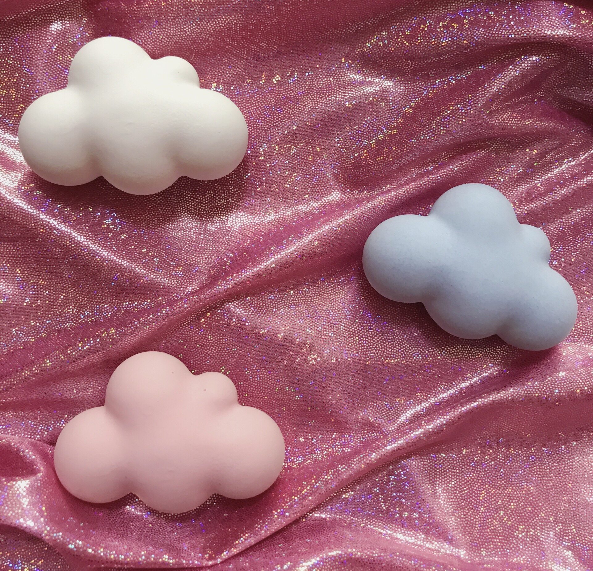 Super three-dimensional cloud car perfume air conditioner air outlet clip white cloud car decoration light fragrance aromatherapy