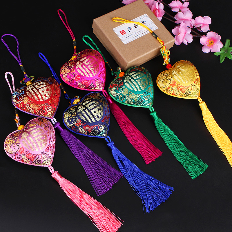 Ancient embroidery sachet love gift Chinese knot hanging decoration Ancient Hanfu portable sachet car car hanging decoration