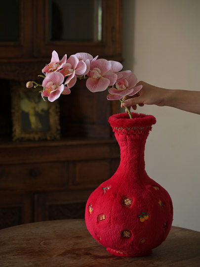 Neujahrsgeschenk Plüscheinrichtung Wohnzimmer Eingang rot festliche Hochzeitsvase Frühlingsfest Dekoration Atmosphäre Arrangement