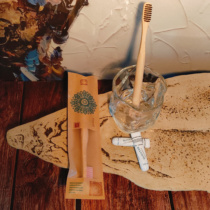 Travel disposable high-end hotel B&B club bamboo toothbrush air cushion comb wooden razor foam lady bag