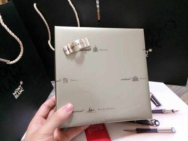 Запись о классической черной телячьей коже в серии Montblanc Dragon Big Class 30301