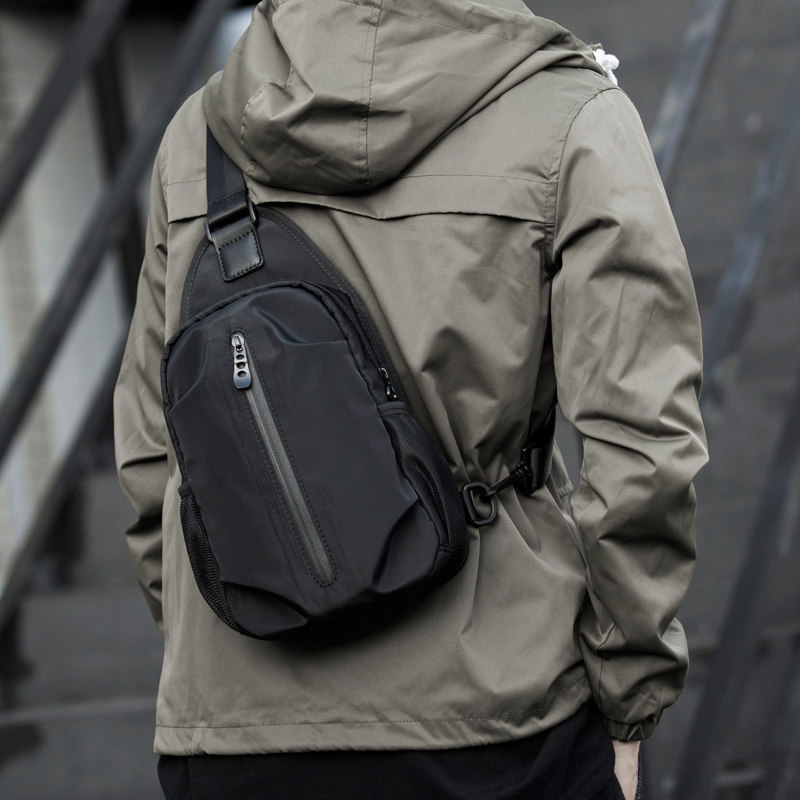 Summer new small chest bag Male minimalist Tide Cards Single Shoulder Sloped Satchel for leisure sports Italico Bag Trendy Postman Bag