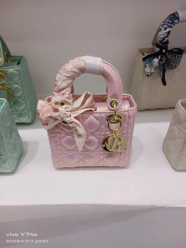 工厂轻奢潮包店