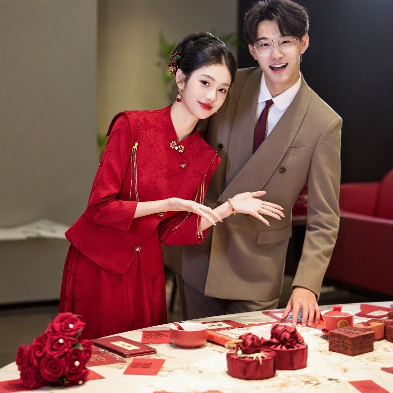 New Chinese-Style Improved Cheongsam Wedding Dress for the Bride, Red Engagement Dress for Women, Autumn and Winter Wedding Attire, Homecoming Dress