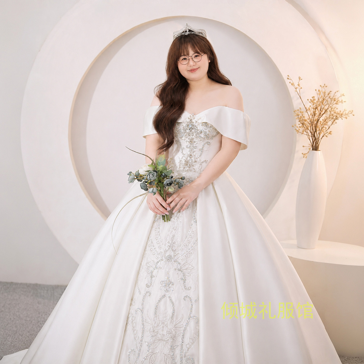 Атласное свадебное платье большого размера на одно плечо bride 2026 новая основная пряжа толщиной 200 кг, высококачественная пряжа sense of go out для тяжелой промышленности
