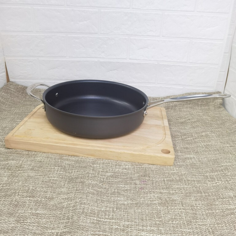 American Cuisinart Brand 24cm Hard Anodized Aluminum Flat-Bottom Non-Stick Pan for Frying and Cooking, Multi-Purpose Pan for Frying Fish