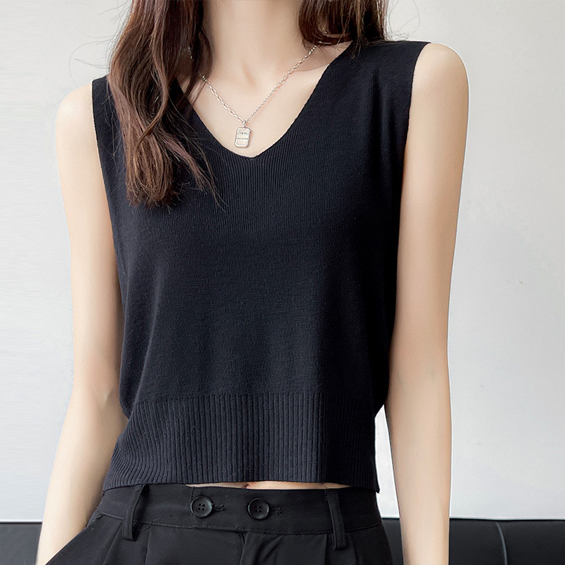 Short Top Worn as Outerwear, Camisole, V-Neck Ice Silk Knit Top, Sleeveless T-Shirt, Layering under a Suit, Slimming Top