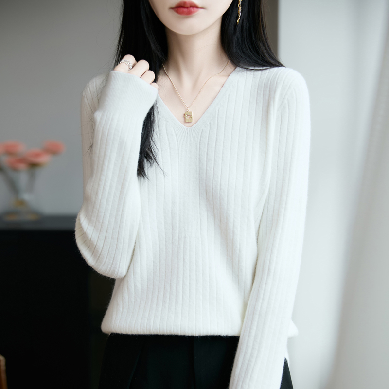 French-Style V-Neck Knit Sweater for Women, Pullover Sweater, 2025 New Model, Long-Sleeved, Warm, Simple, Inner Layer, Ribbed Base Sweater