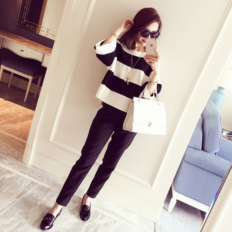 Special cut code clearance 2021 new summer temperament fashion leisure Hong Kong style retro trousers two-piece set tide