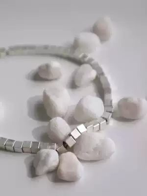 (shen depending on life) Cui Aoer pixel world simple niche design cold hand best friend hand decoration