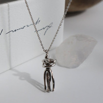 (shen depending on life) Aunt Cui hugs necklace light luxury niche design sense pendant necklace Tanabata gift