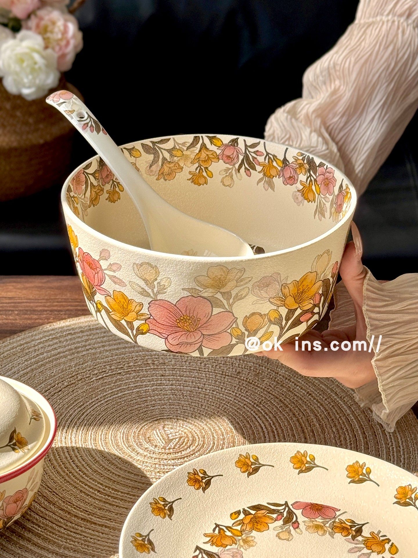 Monet Large-Capacity Soup Bowl, Ceramic Instant Noodle Bowl, High-End Soup Bowl, Retro Large Snail Noodle Bowl, Spicy Hot Pot Bowl